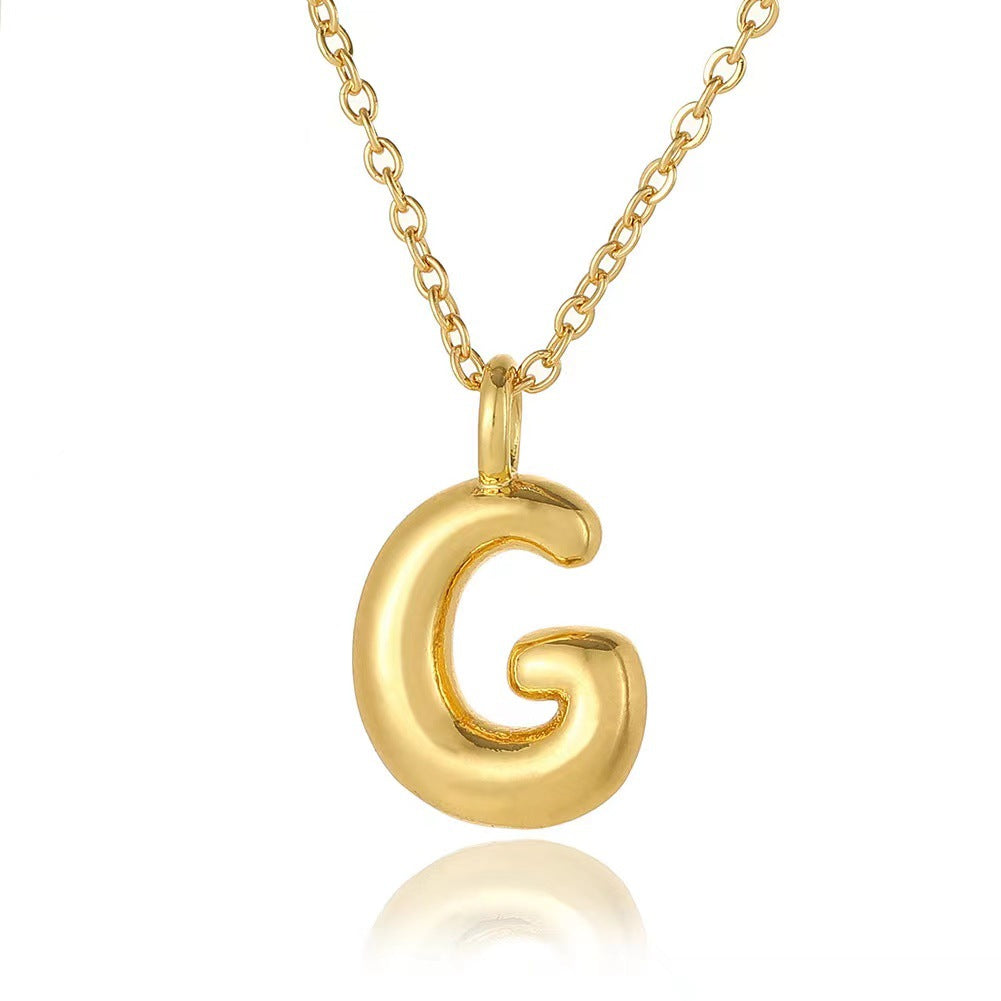 Collar minimalista de acero de titanio chapado en oro de 18 quilates con forma de letra delicada para mujer