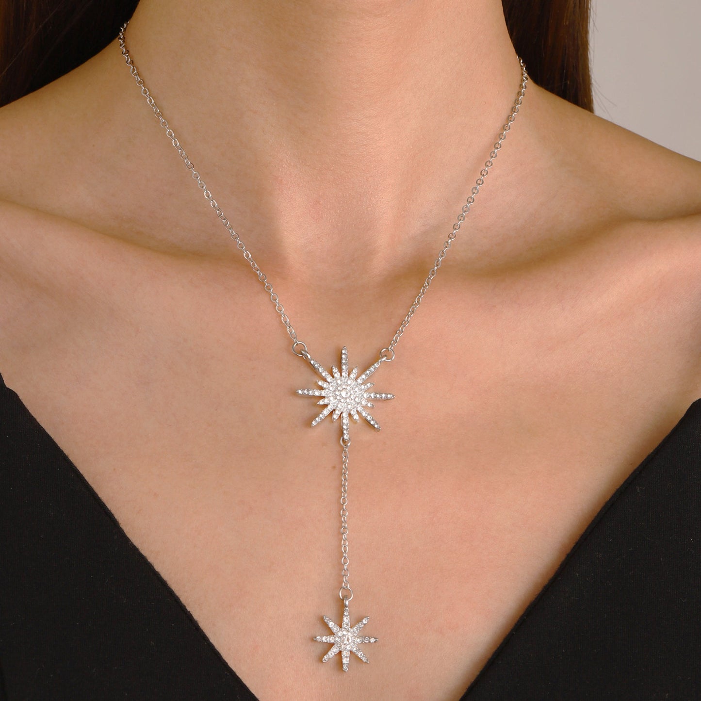 Collar de copo de nieve geométrico para mujer con incrustaciones de diamantes de imitación, cadena de aleación en estilo minimalista y moderno
