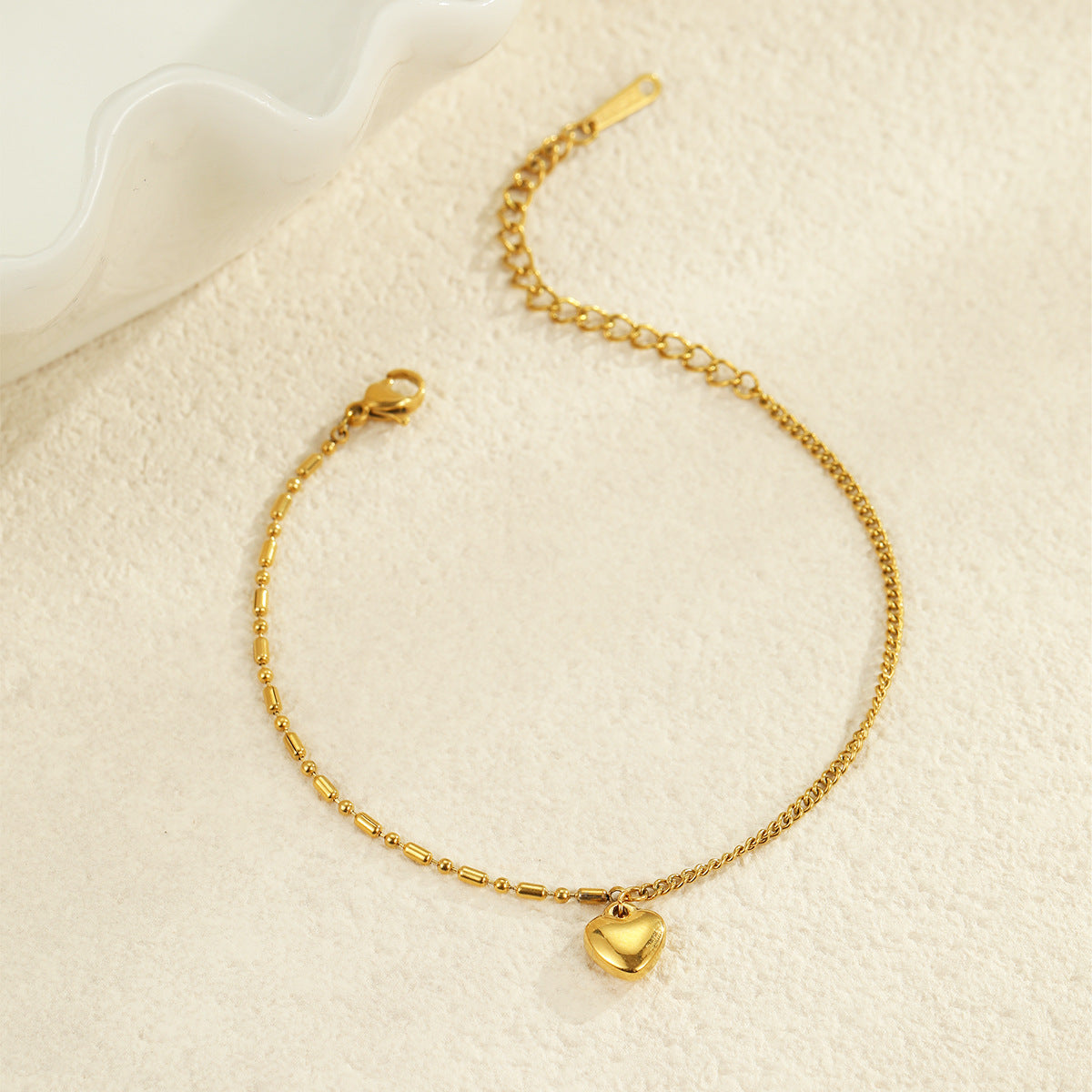 Pulsera minimalista de acero de titanio con forma de corazón para mujer con acabado chapado, accesorio de moda de acero inoxidable