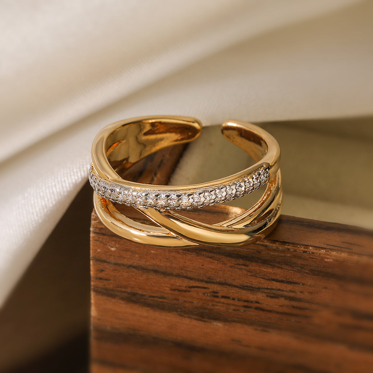Anello aperto geometrico minimalista da donna in rame con zirconi micro-pavé