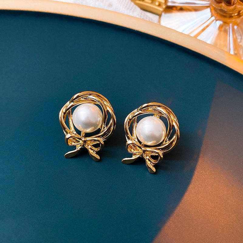 Orecchini a perno con perla geometrica vintage di lusso in rame placcato con perni in acciaio per donna