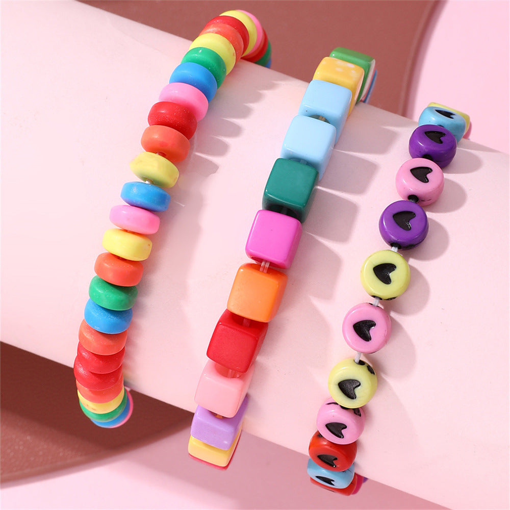 Set di braccialetti in perline di resina a forma di cuore minimalista per bambini con perline sfuse quadrate e rotonde irregolari