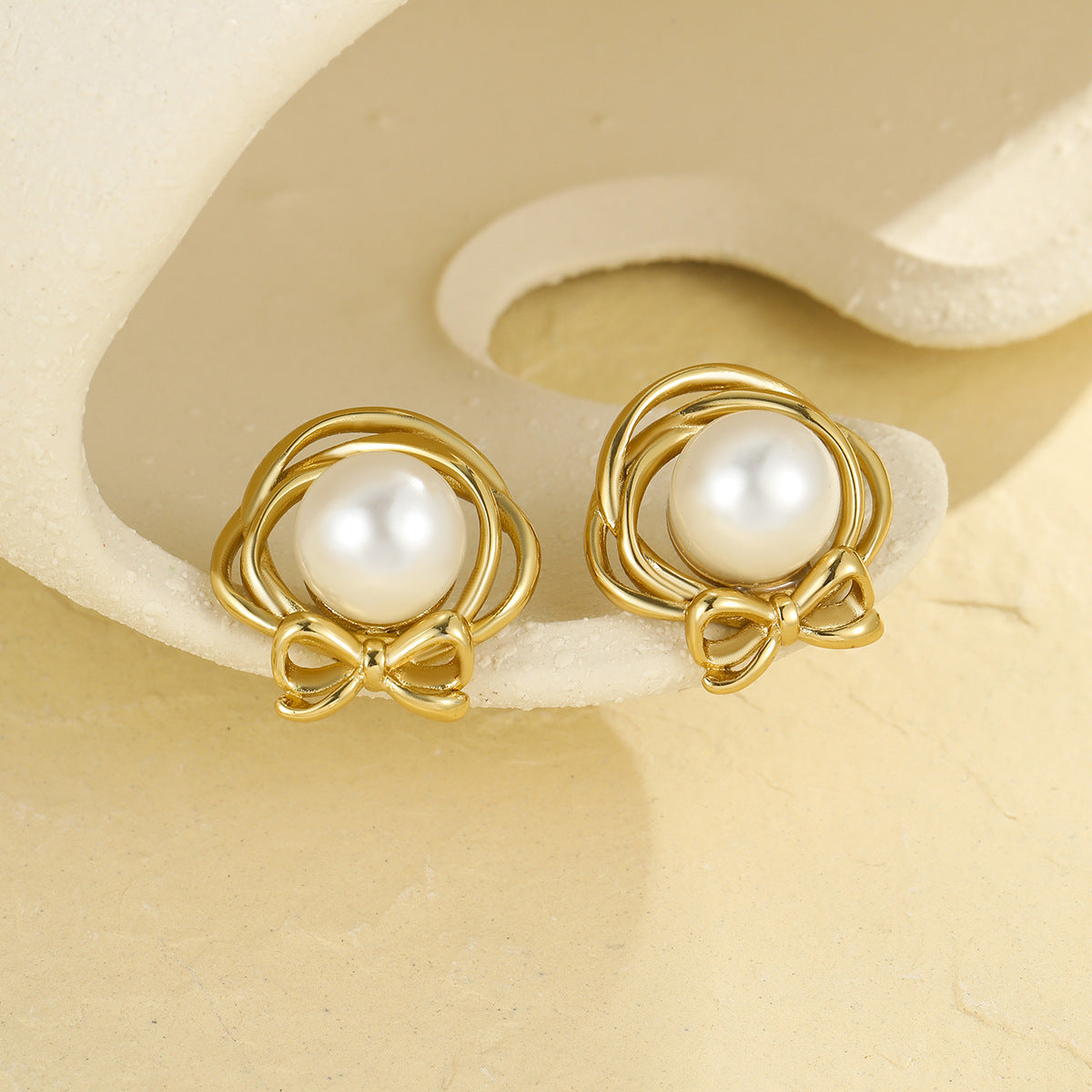 Orecchini a perno da donna in acciaio inossidabile placcato oro 18K con motivo floreale alla moda, onda e forme geometriche