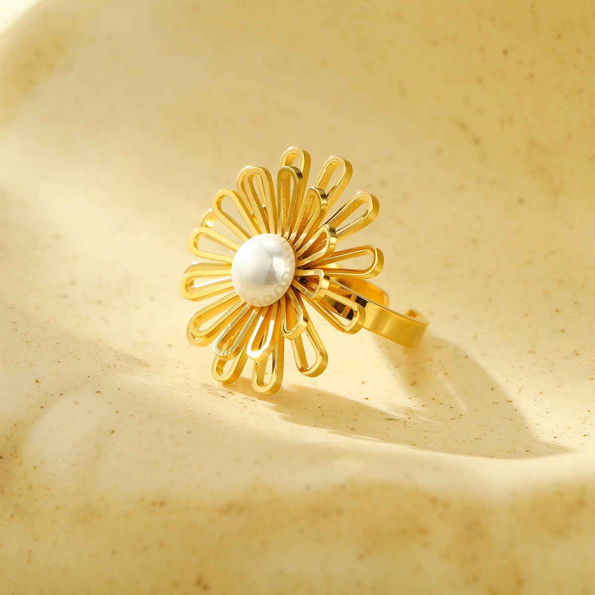 Anillo minimalista de acero inoxidable calado con encaje floral de estilo francés para mujer con acabado chapado
