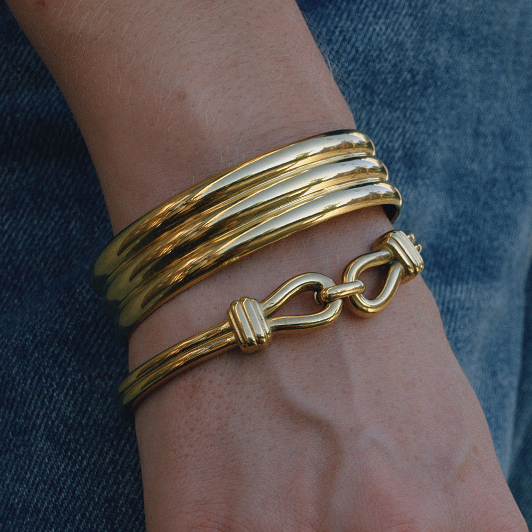 Bracciale di lusso da donna in acciaio inossidabile placcato oro 18 carati con chiusura