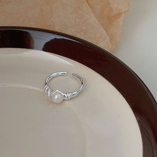 Anello da donna minimalista a forma di cuore in argento sterling 925 con accenti quadrati smussati