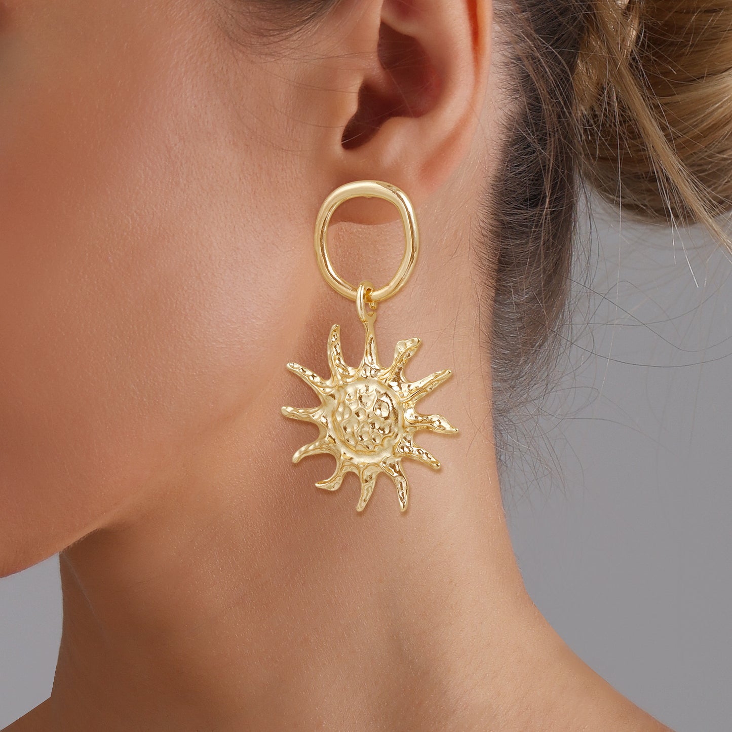 Pendientes vintage de girasol geométricos en aleación de zinc con acabado chapado para mujer