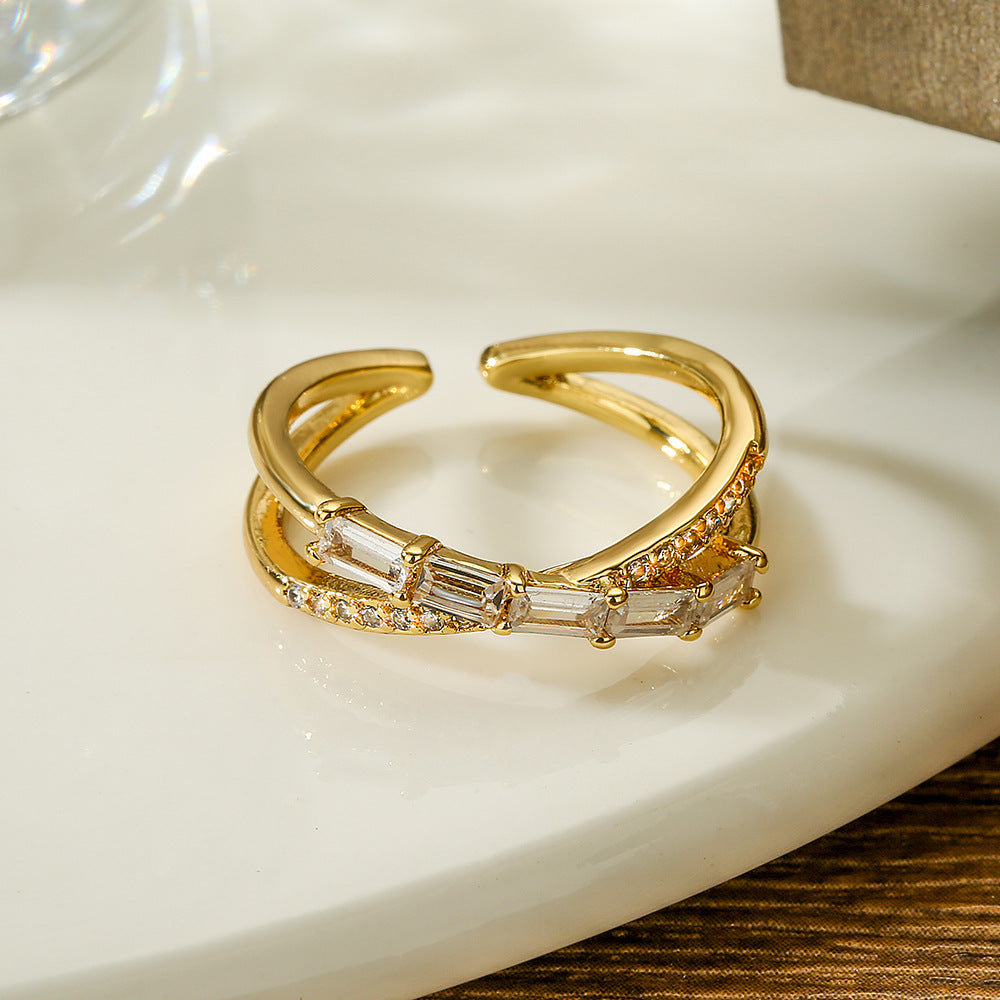 Anello Aperto Geometrico Minimalista da Donna in Rame Placcato Oro 18K con Intarsio di Zirconi