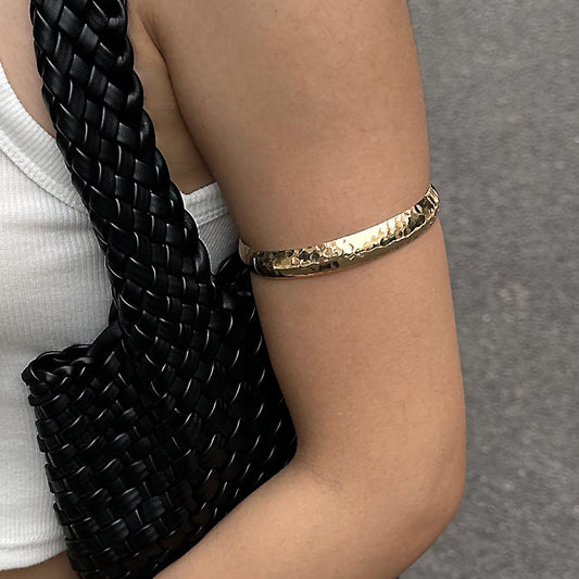 Minimalist Geometric Round Alloy Cuff Bracelet with Polished Surface and Hammered Ice Texture
