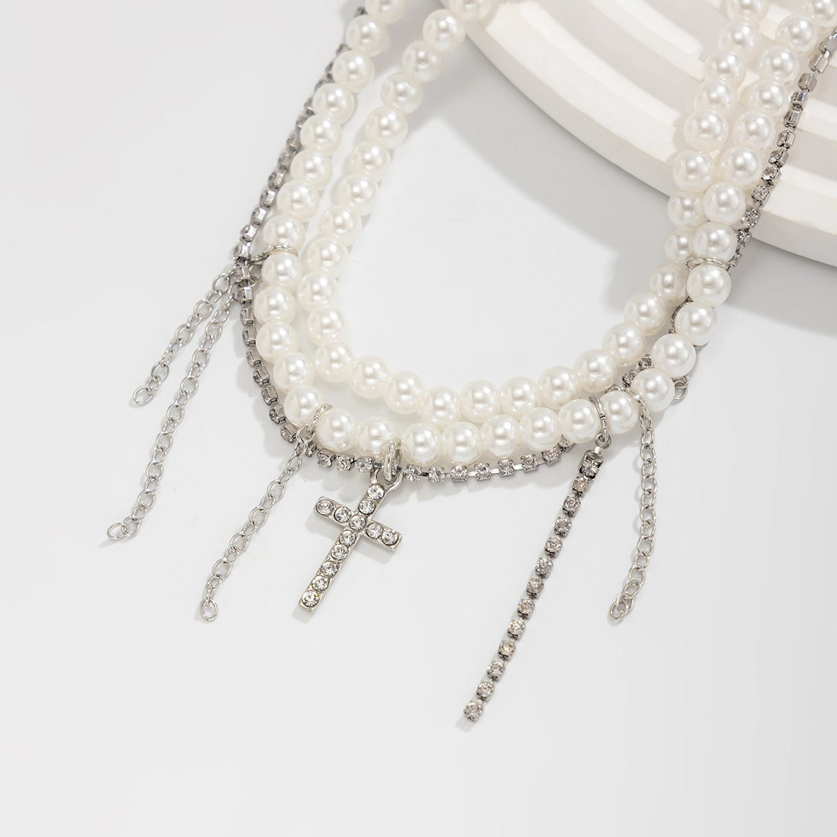 Tobillera de múltiples capas con colgante geométrico de cruz, perlas de imitación y borlas para mujer