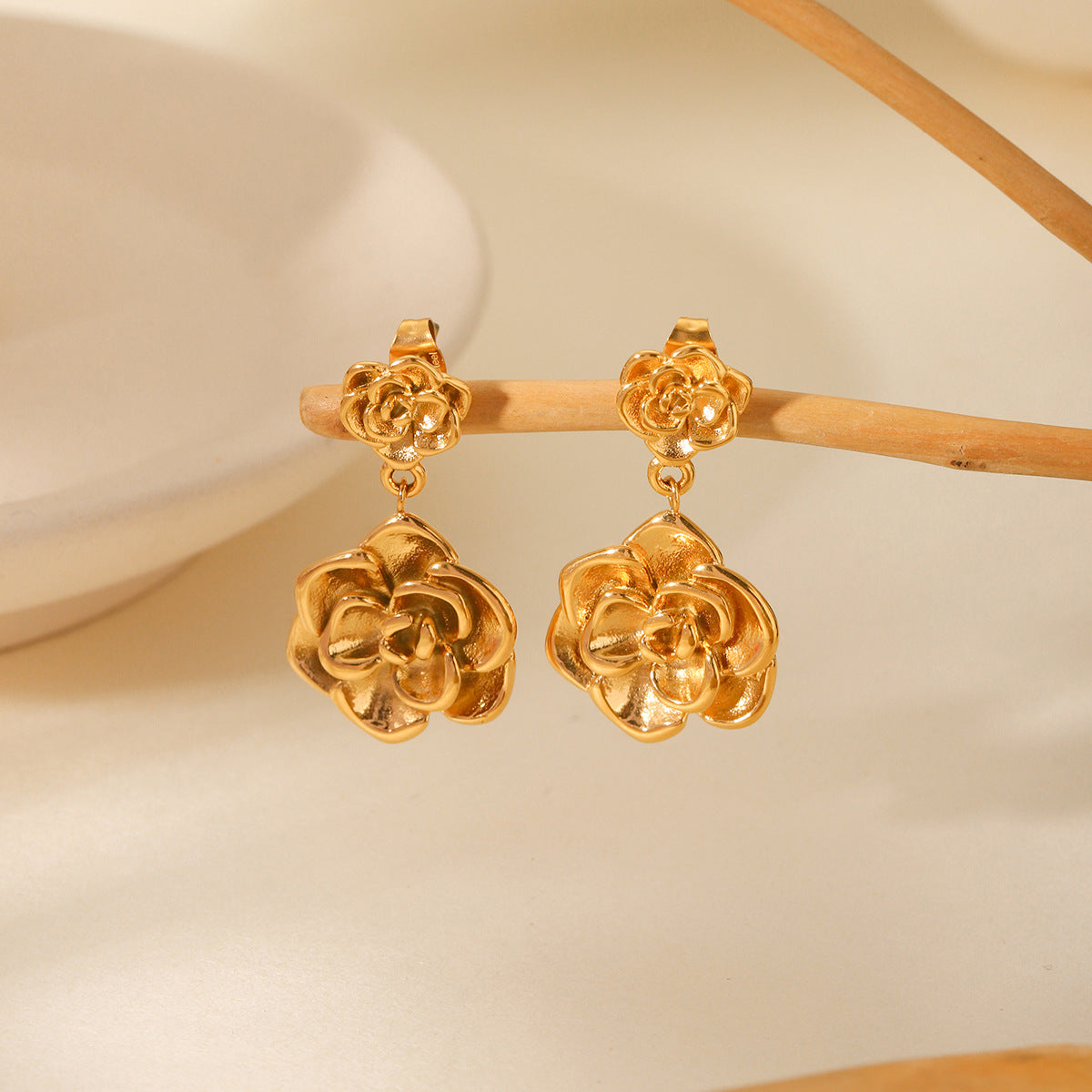Fashionable 18K Gold Plated Stainless Steel Rose Flower Stud Earrings for Women