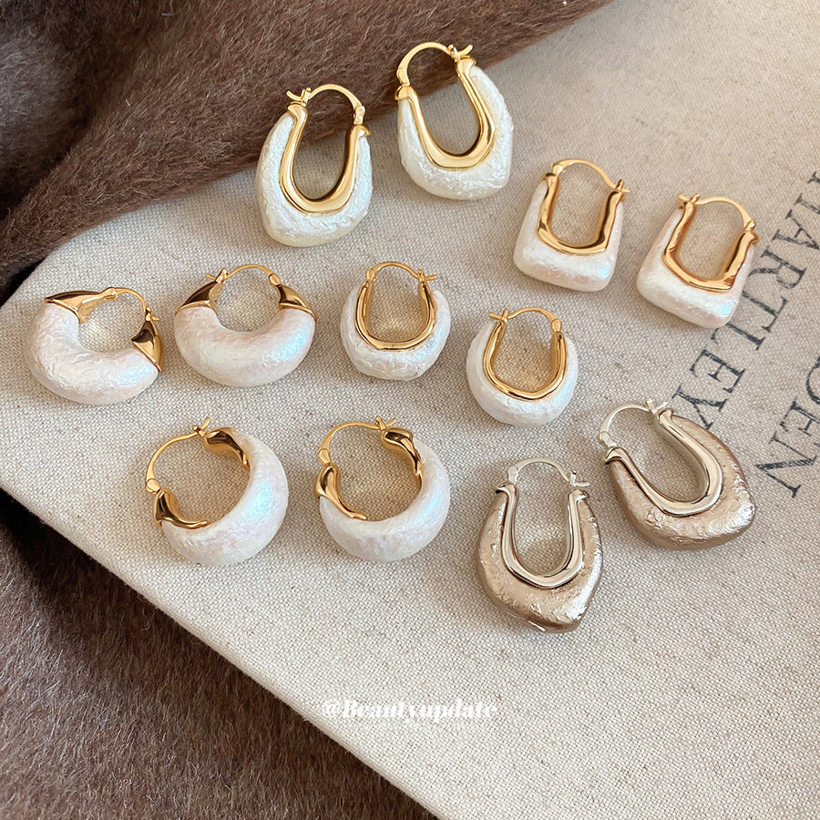 Gold Plated Geometric Pearl Stud Earrings for Women Vintage Elegant Minimalist Everyday Luxury Ear Jewelry
