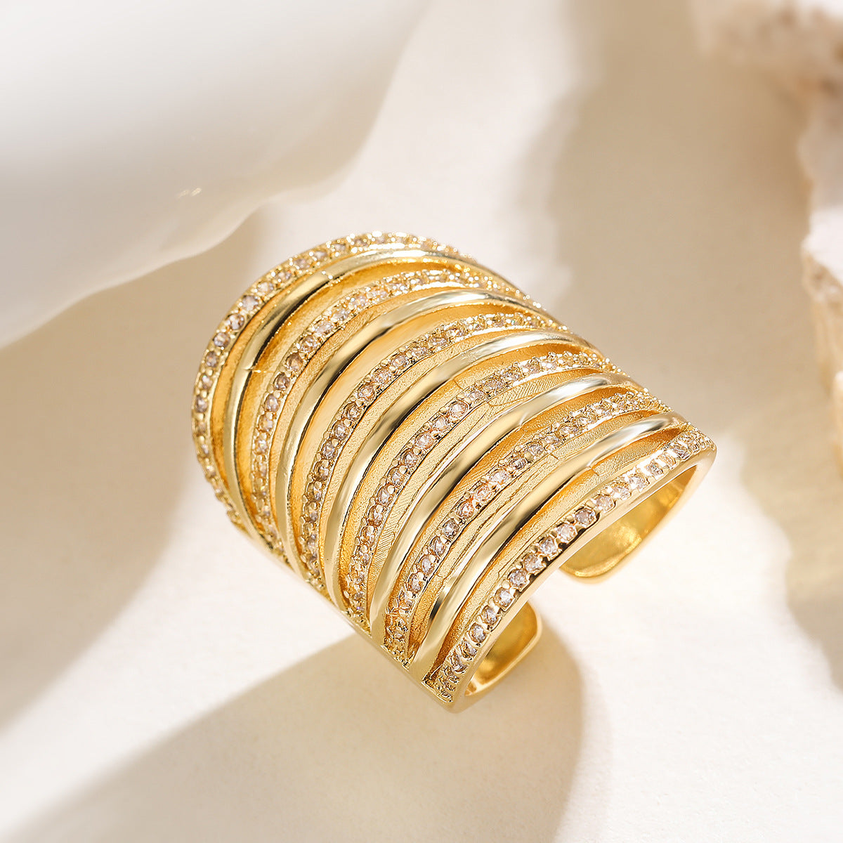 Anello in Rame dalla Forma Geometrica Irregolare, Placcato Oro 18K, con Intarsio di Zirconi, da Donna, Fascia di Tendenza