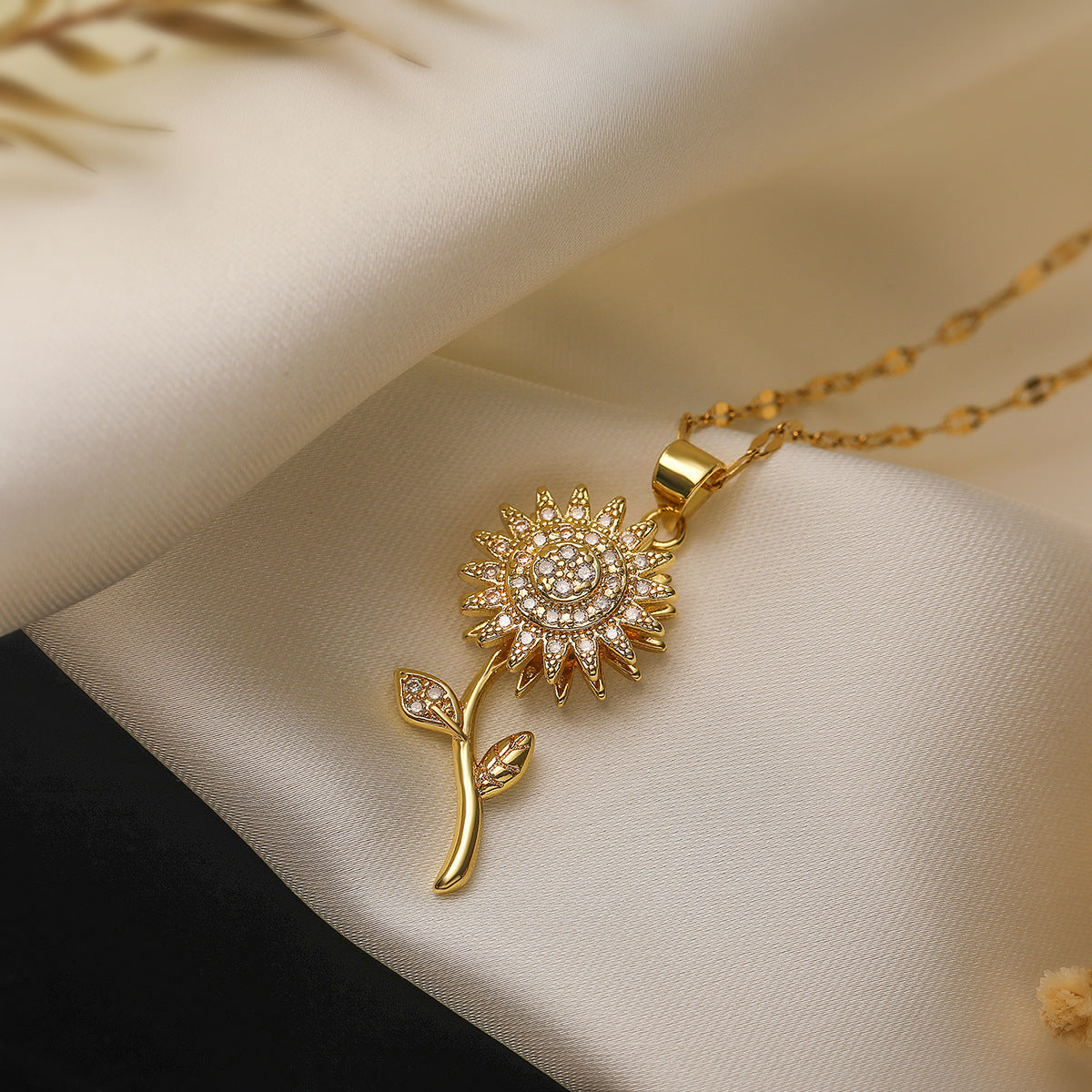 Minimalist Sunflower Pendant Necklace for Women with Rotating Design, Copper Base Plated in Real Gold, Zircon Inlay, Delicate Clavicle Chain