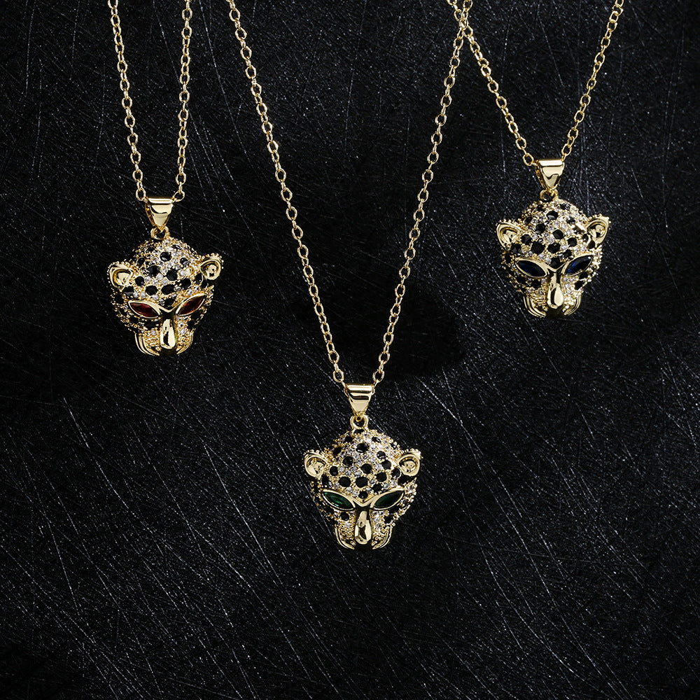Collana Pendente Minimalista a Testa di Leopardo in Rame con Placcatura in Oro 18K e Intarsio di Zirconi