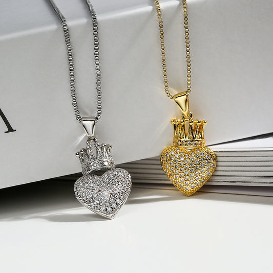 Minimalist Heart-Shaped Gold-Plated Zircon Crown Pendant Necklace for Women with Copper Base and Delicate Clavicle Design