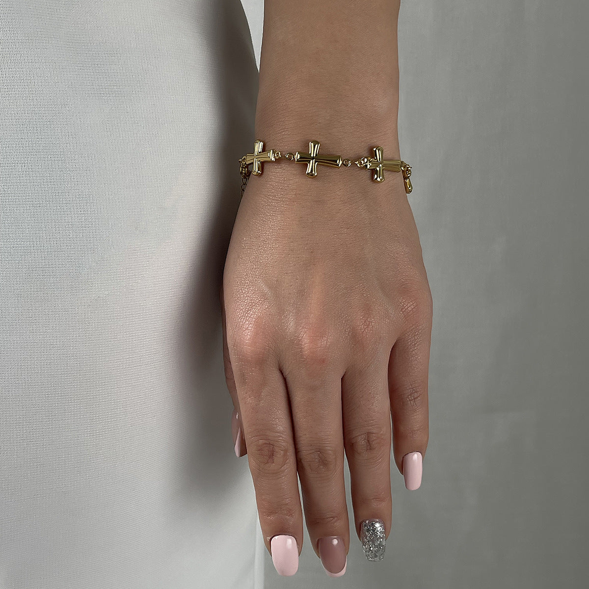 Collana da Donna Minimalista con Cuore Geometrico, Croce, Stella, in Acciaio Inox Placcato Oro 18K