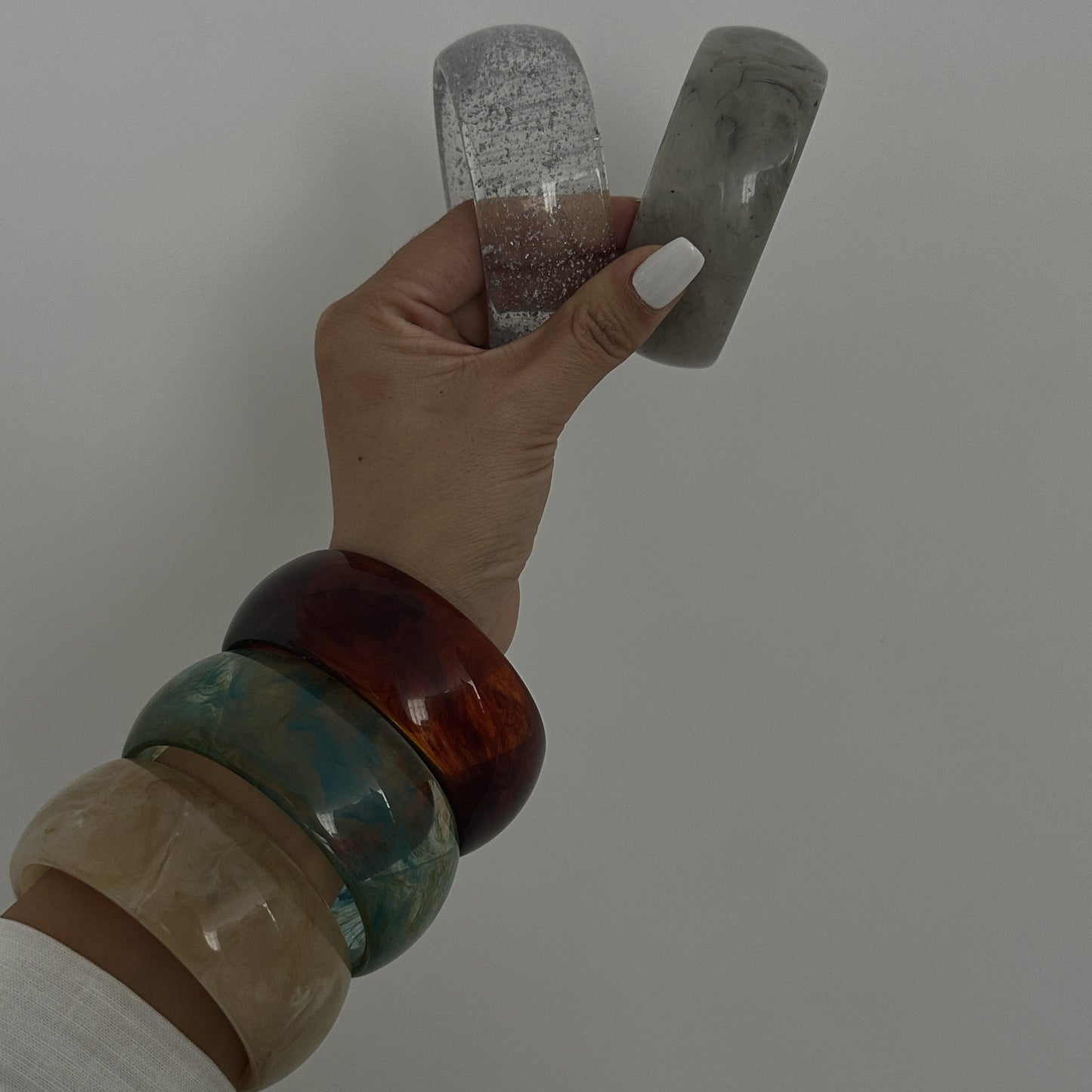 Bracciale in acrilico geometrico irregolare
