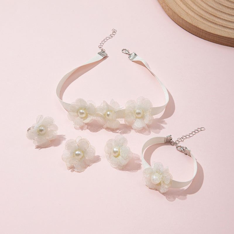 Collar con colgante floral hecho a mano para mujer en tela con delicado diseño de flor para viajes a la playa en verano