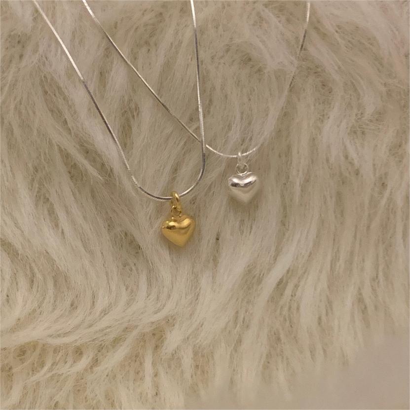 Collana Minimalista a Cuore in Argento Sterling 925 con Accento Geometrico, Delicato Gioiello a Catena Tonalità Fredda da Donna
