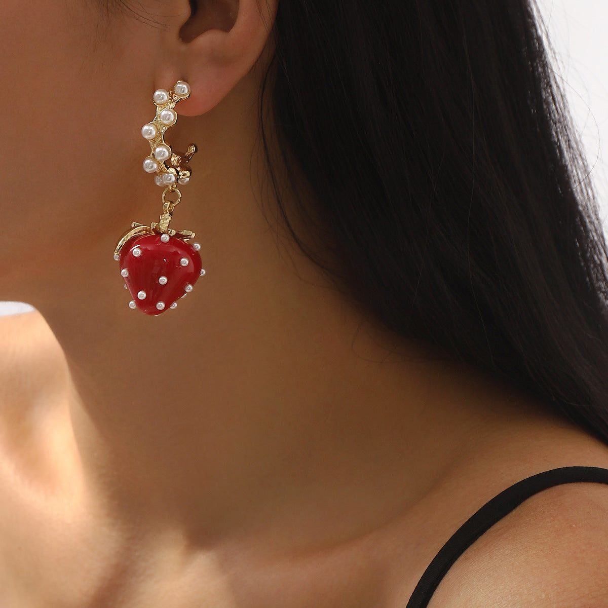 Orecchini da donna smaltati con coccinella e fragola in strass, in lega con finitura placcata, stile retrò chic