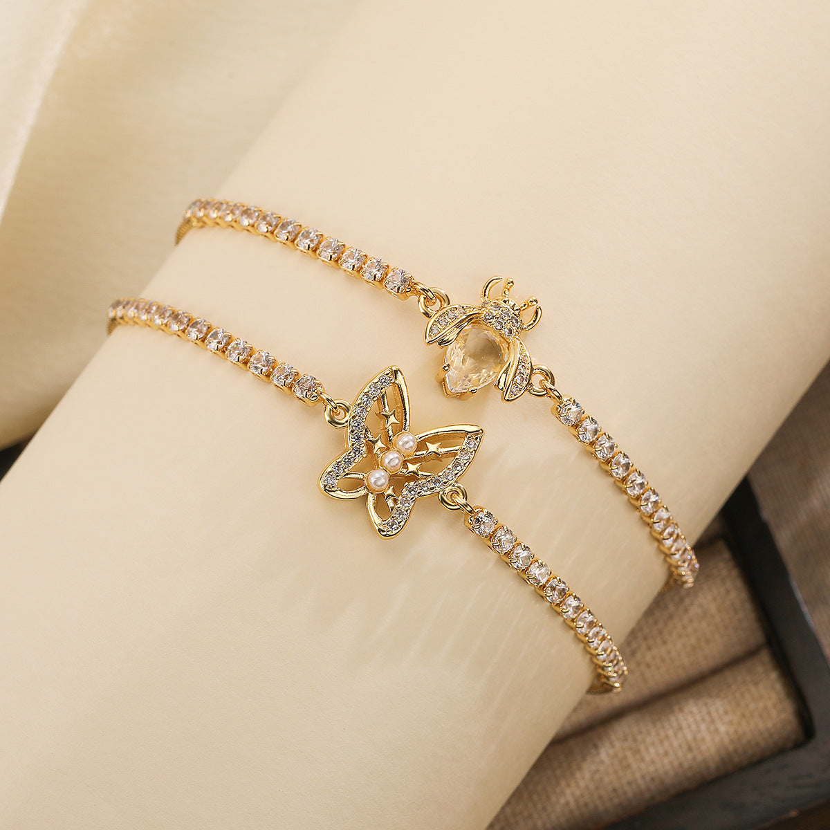 Fashionable Minimalist Bee and Butterfly Shaped Copper Bracelet with 18K Gold Plating and Zircon Inlay for Women
