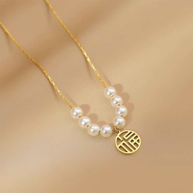 Original Design Round Pendant Necklace for Women Titanium Steel Plated Clavicle Chain with Chinese Character 'Fu' Symbol