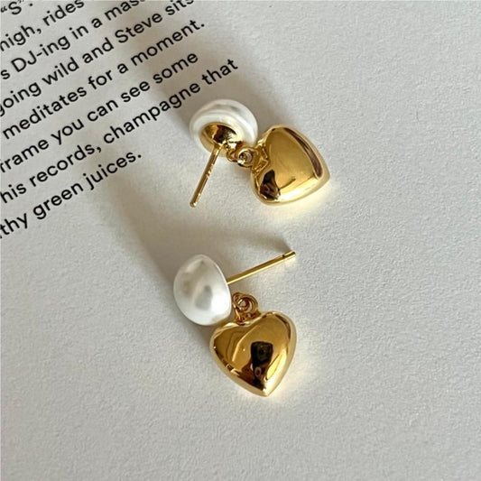 Pendientes de botón de plata de ley 925 con perlas incrustadas en forma de corazón minimalista y dulce para mujer
