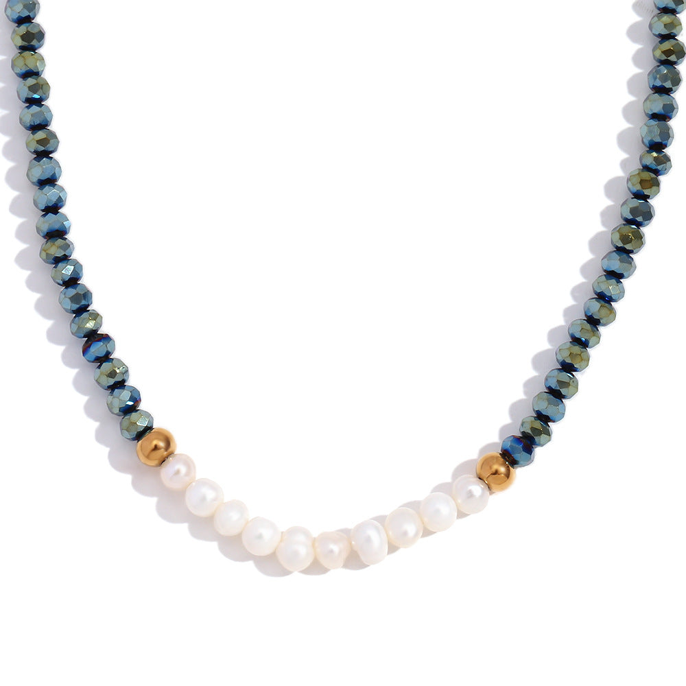 Collana alla moda da donna in stile OL con pendente geometrico in acciaio inossidabile, dieci perle d'acqua dolce e cristalli sfaccettati scuri infilati a mano su catena standard