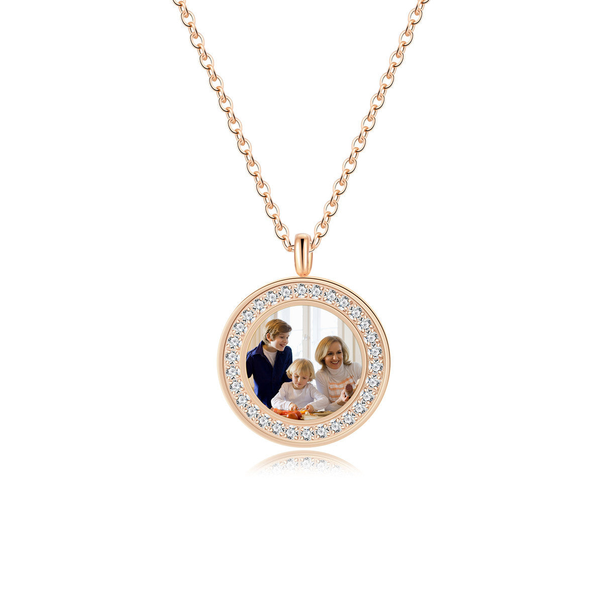 Collar minimalista de acero inoxidable redondo geométrico chapado en oro de 18 quilates con incrustaciones de circonita cúbica y barra grabada con láser para mujer