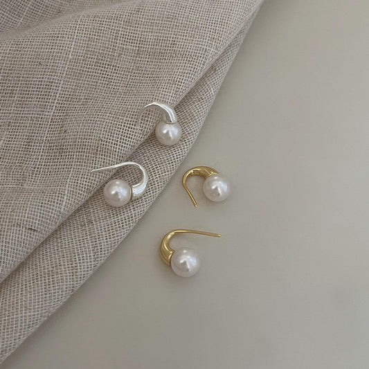 Orecchini a perno geometrici minimalisti a forma di lettera in argento sterling 925 con perline quadrate arrotondate