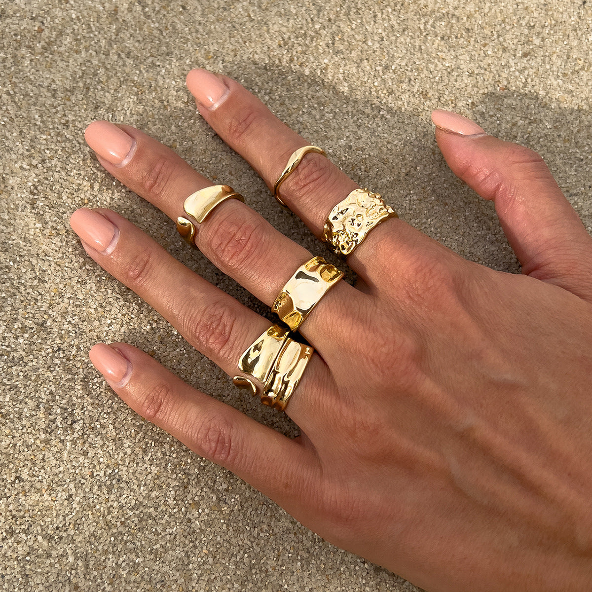 Juego de anillos minimalistas de aleación con diseño geométrico irregular y acabado chapado para mujer