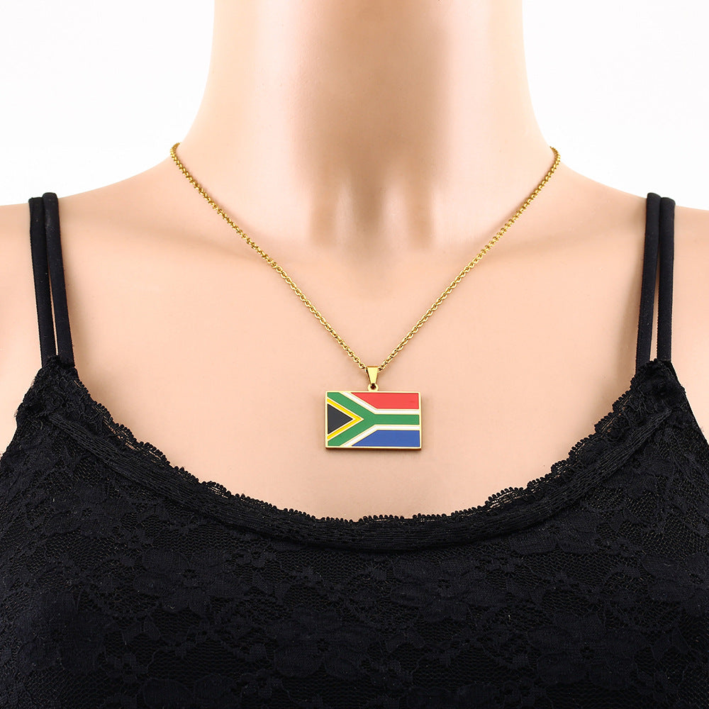 Collana con Pendente Geometrico in Acciaio Inossidabile, Finitura Smaltata, Stile Catena Piatta Incrociata, per Uomo e Donna