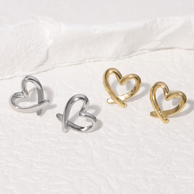 Orecchini a perno minimalisti a forma di cuore in acciaio inossidabile con finitura galvanizzata per donna