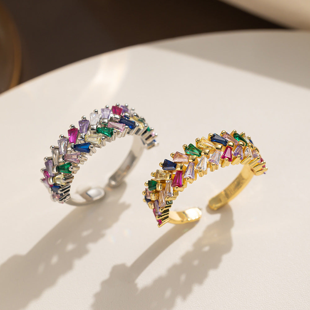 Anillo Abierto Ajustable de Moda Geométrica para Mujer Hecho de Acero de Titanio con Chapado al Vacío e Incrustaciones de Circonia