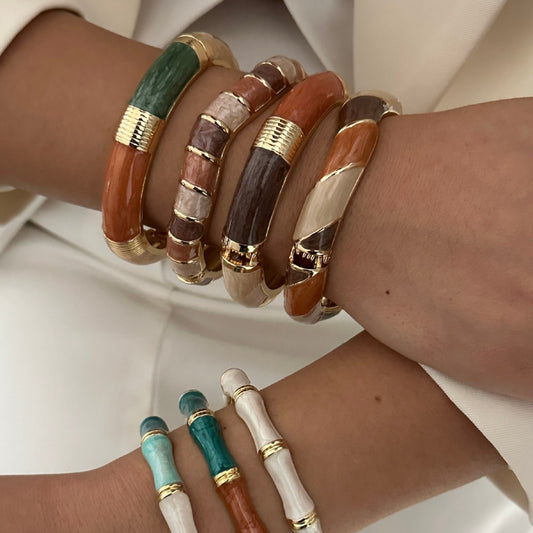 Bracciale a fascia in lega smaltato colorato a righe geometriche vintage
