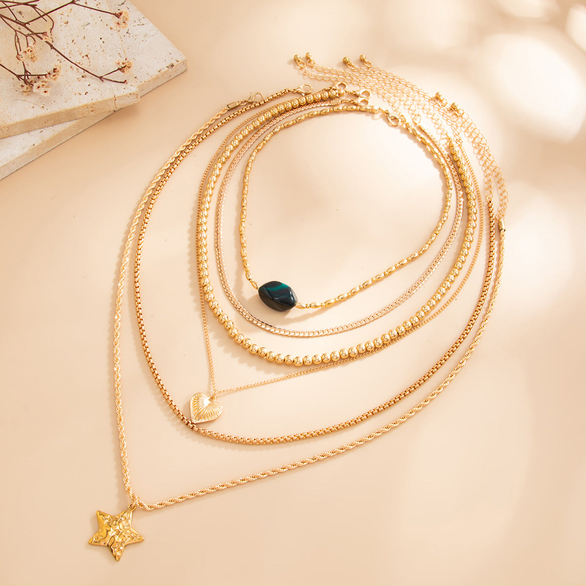 Hip-hop Hammered Heart Star Zinc Alloy Pendant Necklace Plated Iron Cable Chain for Women