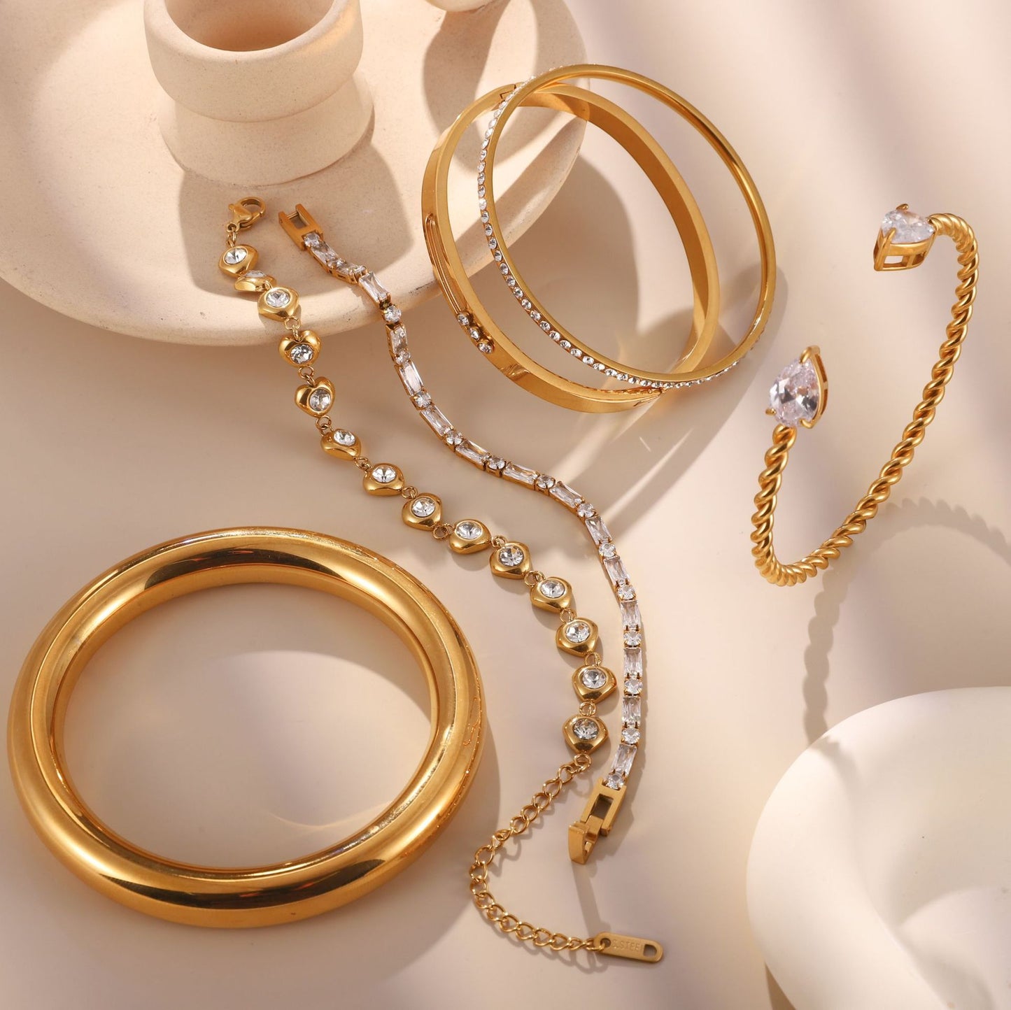 Luxury Round Geometric Stainless Steel Bracelet with Cubic Zirconia 18K Gold Plated