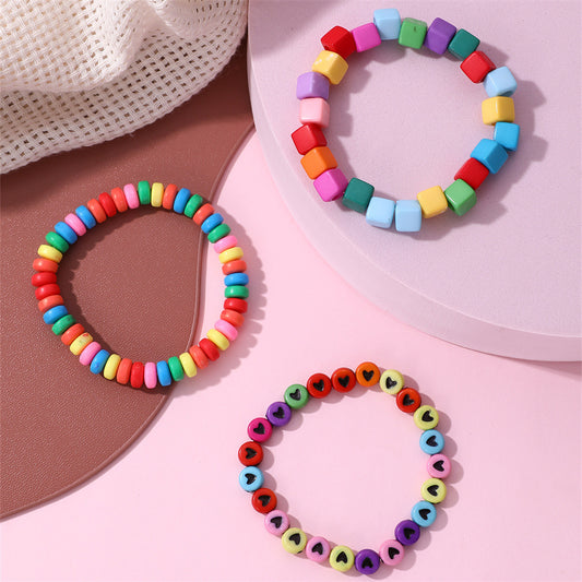 Set di braccialetti in perline di resina a forma di cuore minimalista per bambini con perline sfuse quadrate e rotonde irregolari