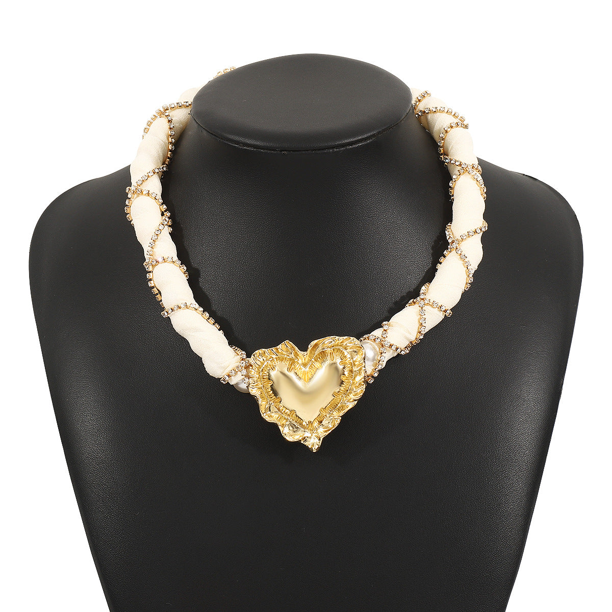 Collana con Ciondolo a Cuore Vintage con Strass, Catena in Lega e Tessuto Chiffon Impreziosito da Perle per Donna