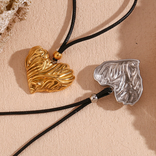 Fashionable Minimalist Heart-Shaped Stainless Steel Pendant Necklace for Women with 18K Gold Plating and Braided Leather Cord