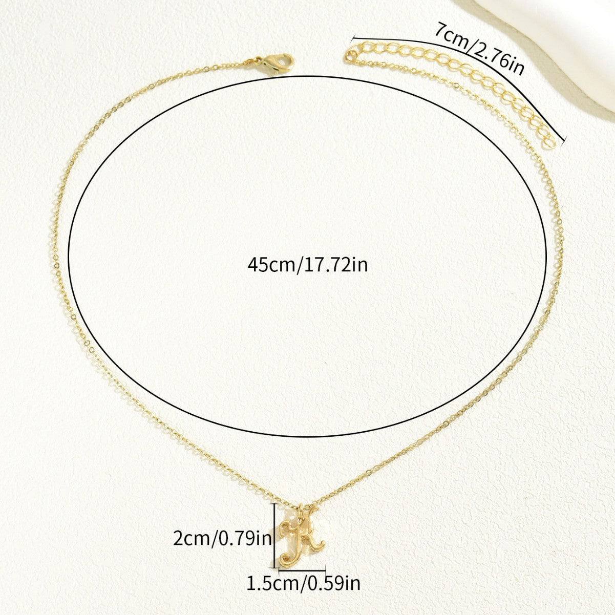 Collana da donna a forma di lettera minimalista placcata in lega di zinco delicata per clavicola