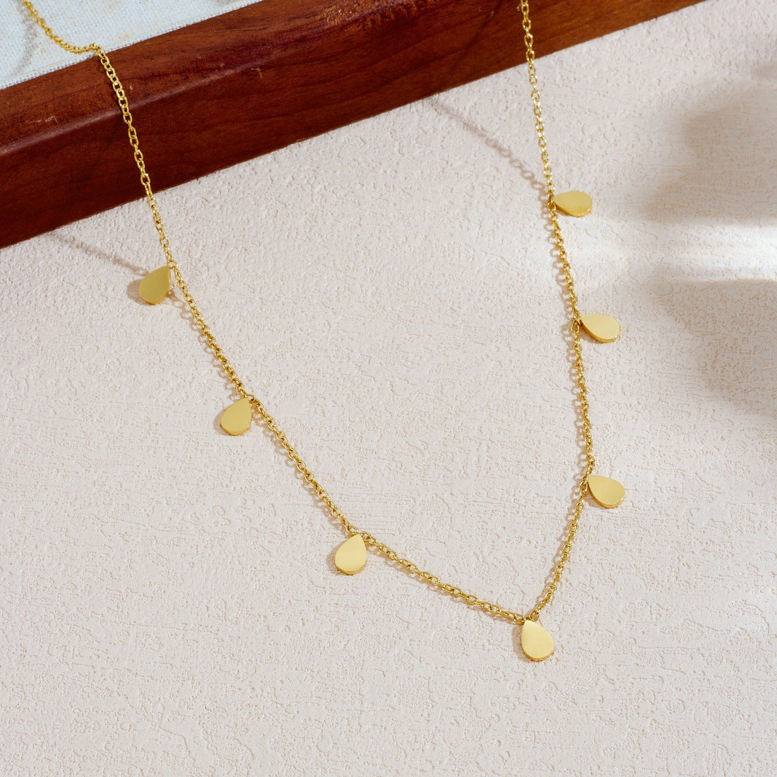 Minimalist Gold Plated Teardrop Stainless Steel Pendant Necklace for Women