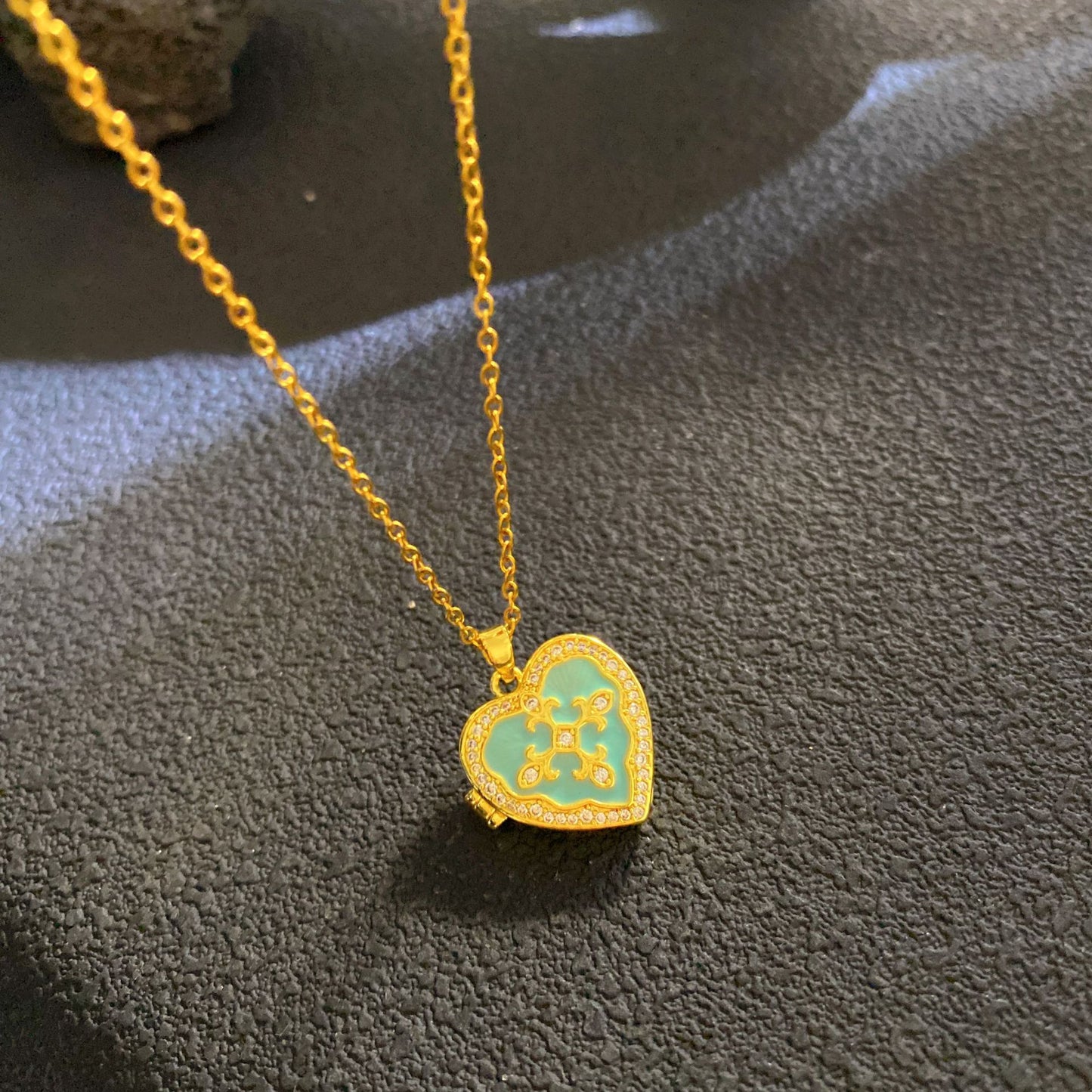 Vintage Elegant Geometric Leaf Teardrop Drip Oil Cubic Zirconia Necklace with 18K Gold Plated Brass Pendant on Titanium Steel Cable Chain for Women