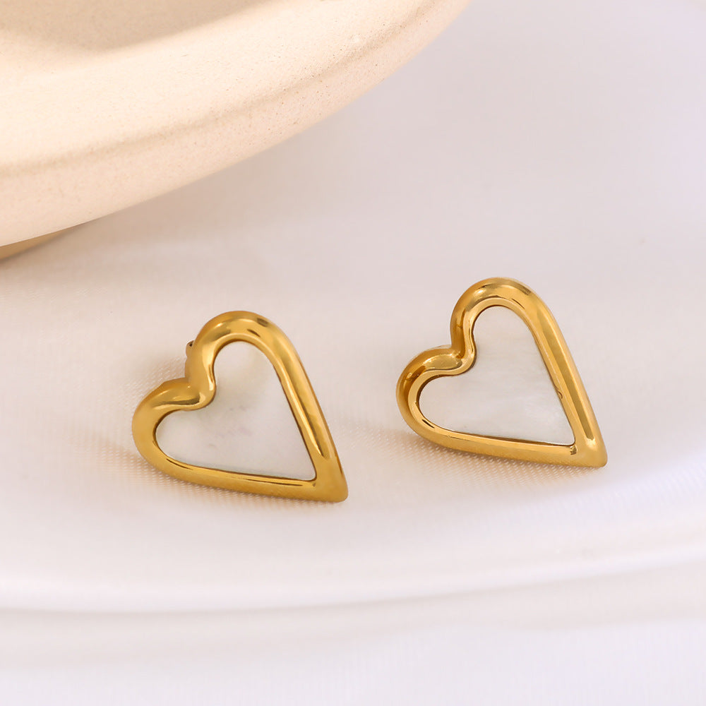 Orecchini a perno minimalisti da donna a forma di cuore in acciaio inossidabile con placcatura sottovuoto in oro 18K