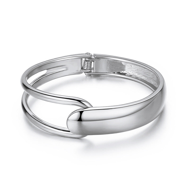Minimalist Geometric Alloy Plated Bracelet for Casual Commute
