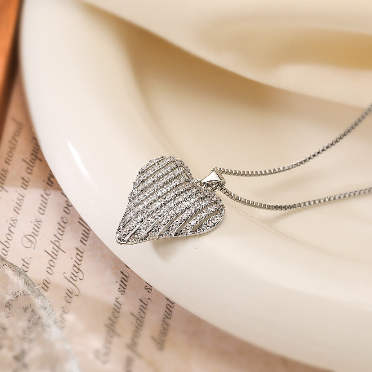 Minimalist Heart-Shaped Copper Pendant Necklace with Real Gold Plating and Zircon Inlay for Women