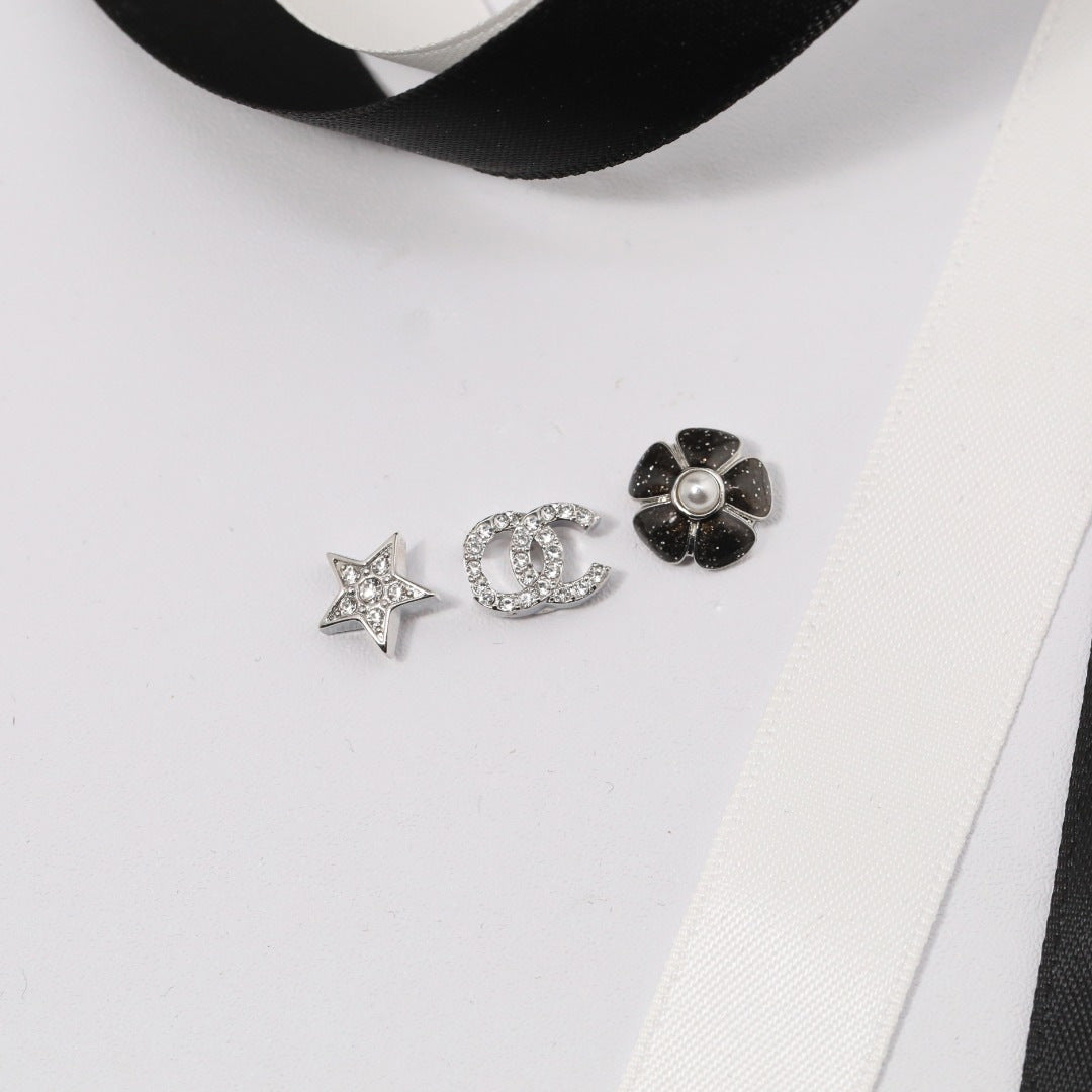 Sweet Black Enamel Floral Double C Letter Brass Pendant Necklace for Women