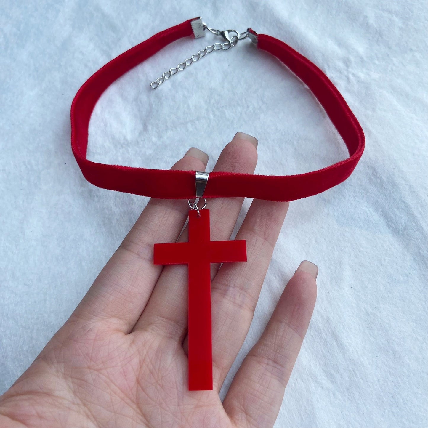 Sweet-Edgy Velvet Choker Necklace with Acrylic Star Snowflake Bat Skull Heart Pendant in Geometric and Insect Shapes