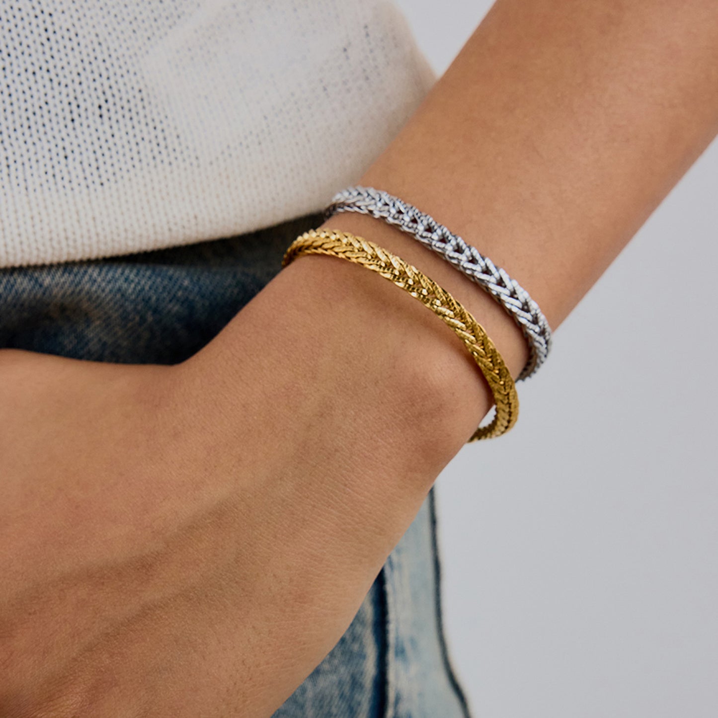 Pulsera de acero inoxidable con baño de oro de 18K para mujer, diseño geométrico de lujo minimalista